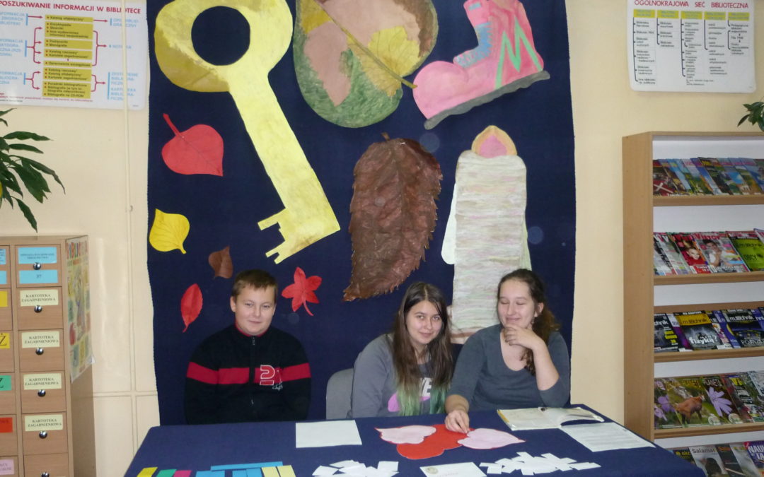 ANDRZEJKI  W  BIBLIOTECE SZKOLNEJ
